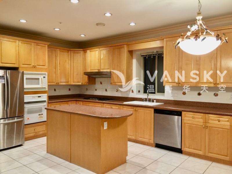 250716224241_5a. kitchen.JPEG